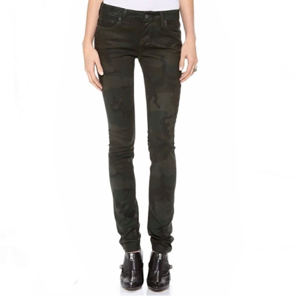 NWOT Elizabeth And James Camo Skinny Jeans